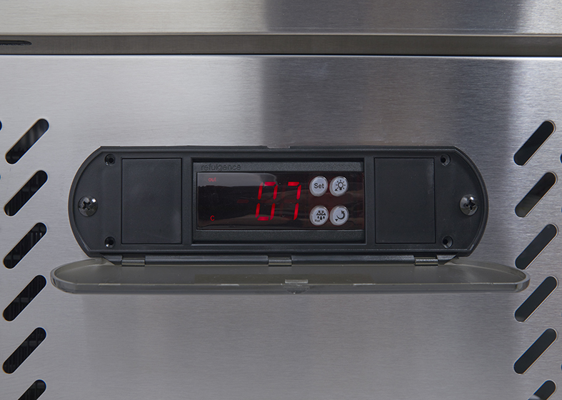 Gastro-Cool - black cooler with glass door - fan-assisted - large - GCGD300